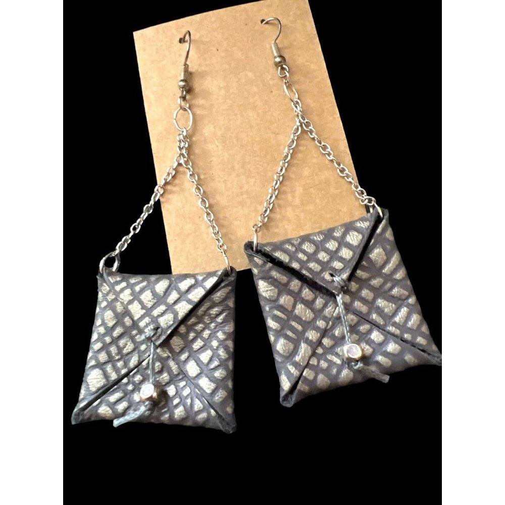 Very Cute Dangle Drop Handbags Purses Earrings